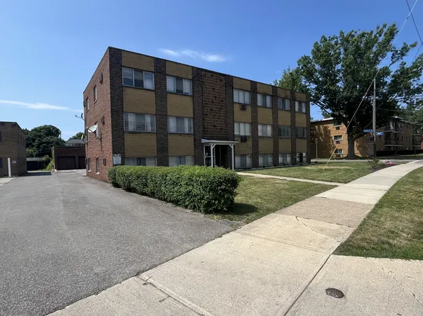17745 Lake Shore Blvd, Cleveland, OH 44119
