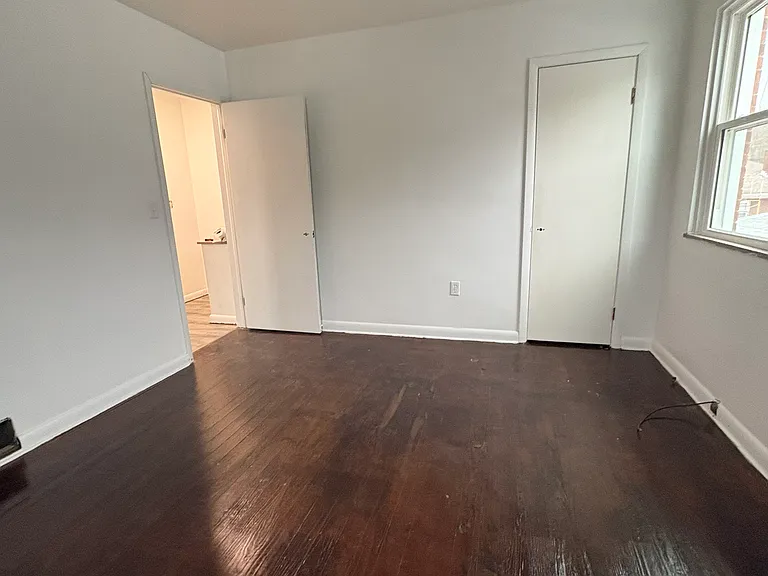 221-223 Culbertson Ave — Photo 5