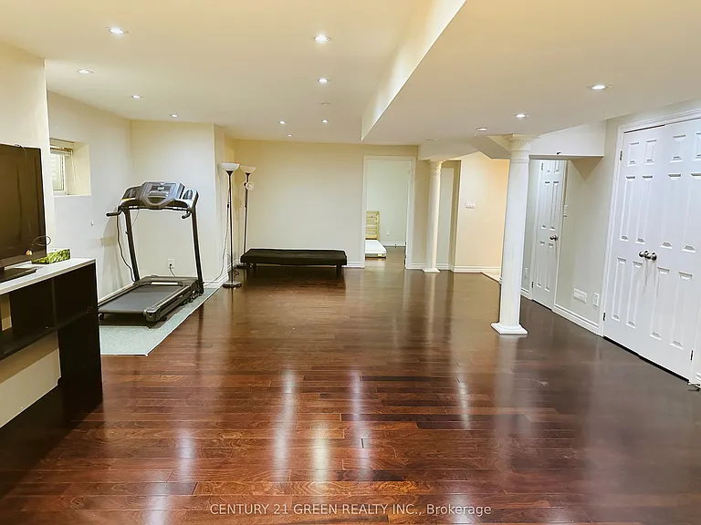 9 Megarry Ct #BASEMENT — Photo 2