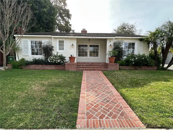 15440 Dickens St, Sherman Oaks, CA 91403