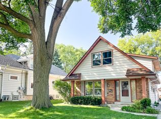 9522 W Howard Ave, Milwaukee, WI 53228