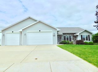 2042 Sandy Springs Rd, De Pere, WI 54115