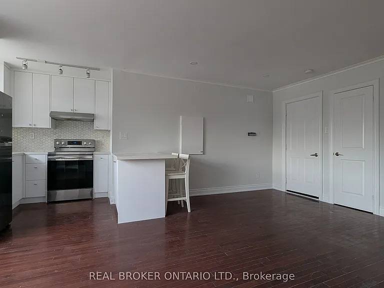 2209 Gerrard St E #2 — Photo 3