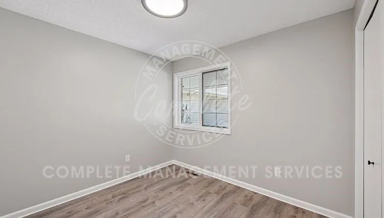 8327 Victoria Dr — Photo 17