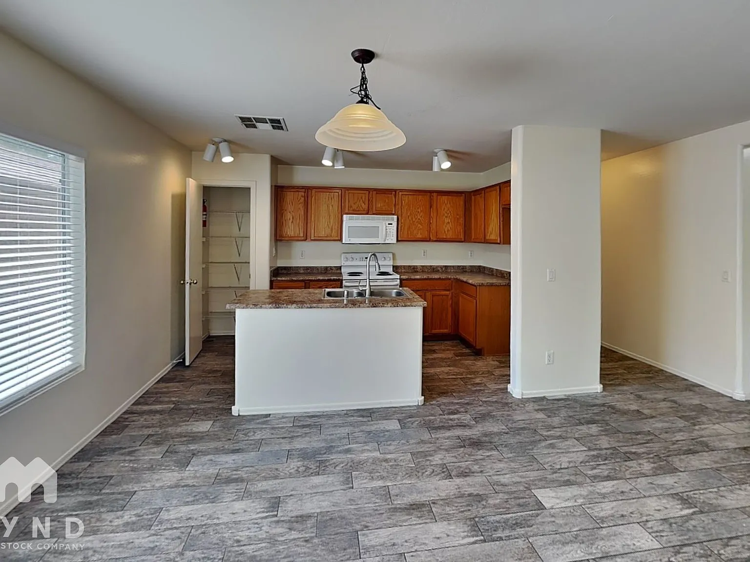 4 bed, 2.0 bath, 1603 sqft, $1,645 — Photo 4