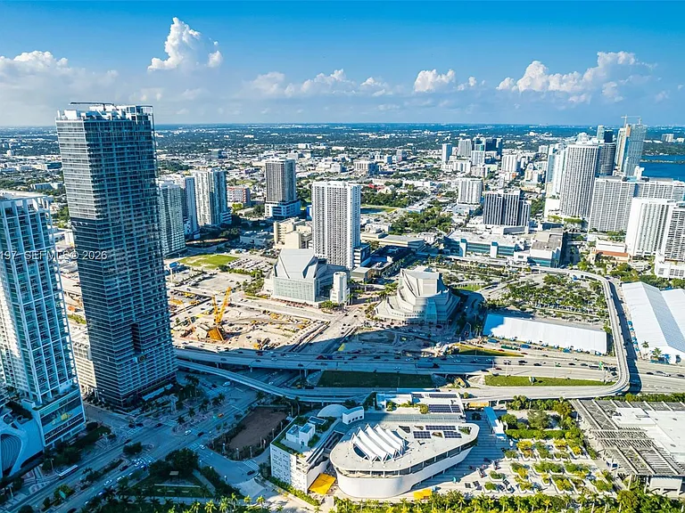 1100 Biscayne Blvd #2907 — Photo 40