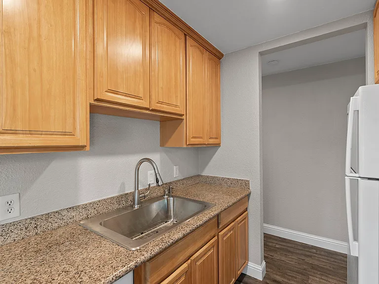 975 Murrieta Blvd #5 — Photo 15