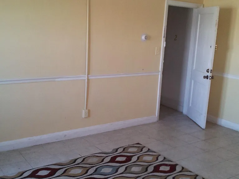 Leaving room to Main Entrance view