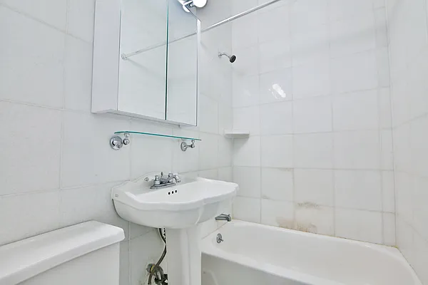 Rented by Platinum Properties | media 12