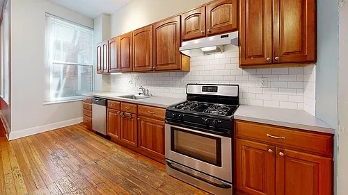 313 N Charles St Photo 1
