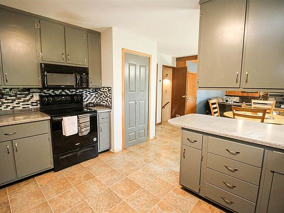 4th image of 279 Crandall Dr NE