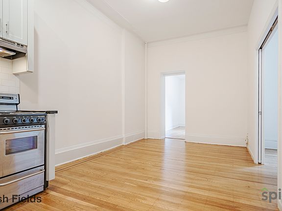 4th image of 216 W 72nd St #4RE