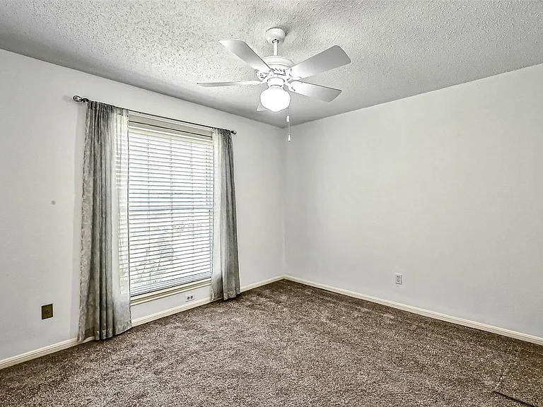 2922 Lakefield Way — Photo 27