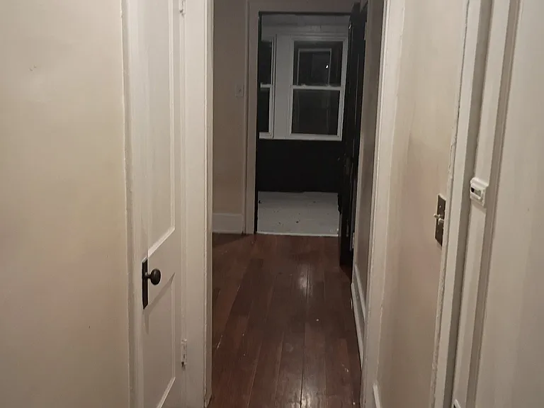 1534 E Broadway St — Photo 14