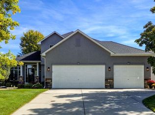 1971 Blue Jay St, Shakopee, MN 55379