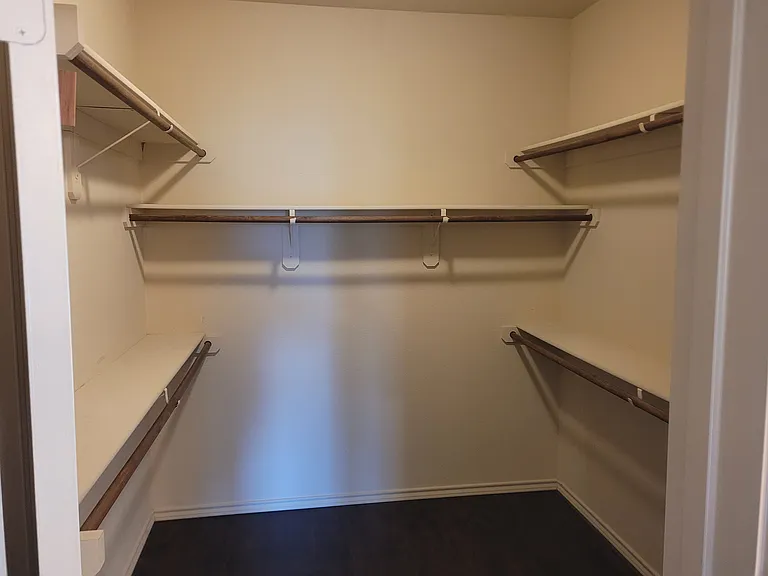 5833 Tuleys Creek Dr — Photo 12
