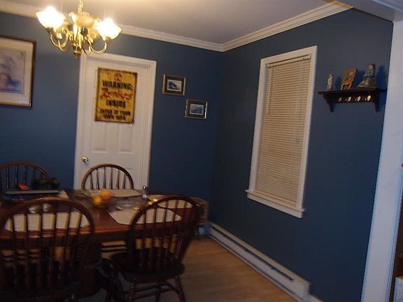4th image of 122 Turner Ave