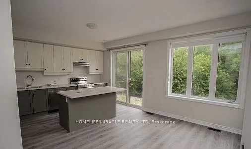 4 bed, $3,200 — Photo 1