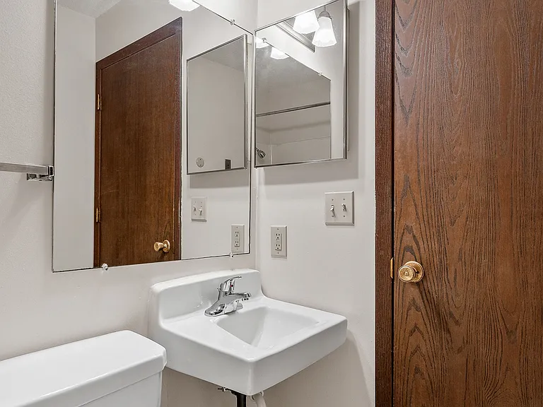 Golden Meadows Apartments — Photo 14