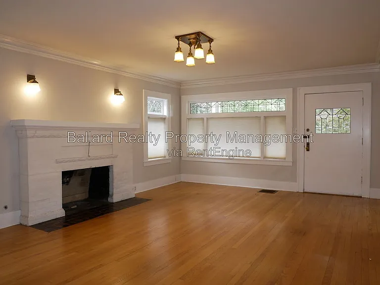 6235 22nd Ave NE — Photo 7