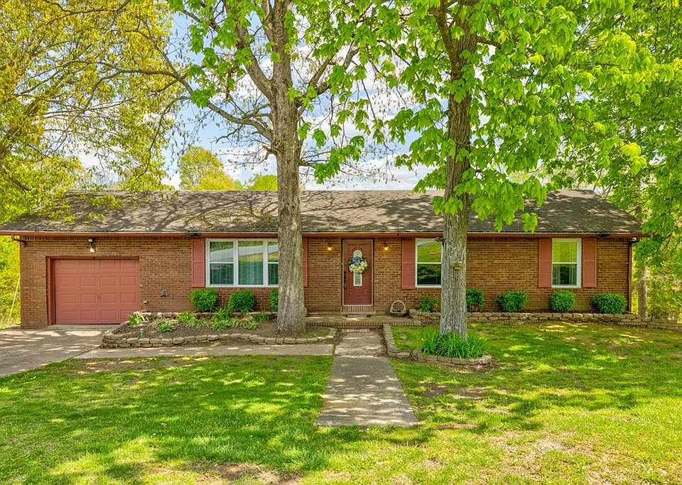 1st image of 30 Green Meadows Dr