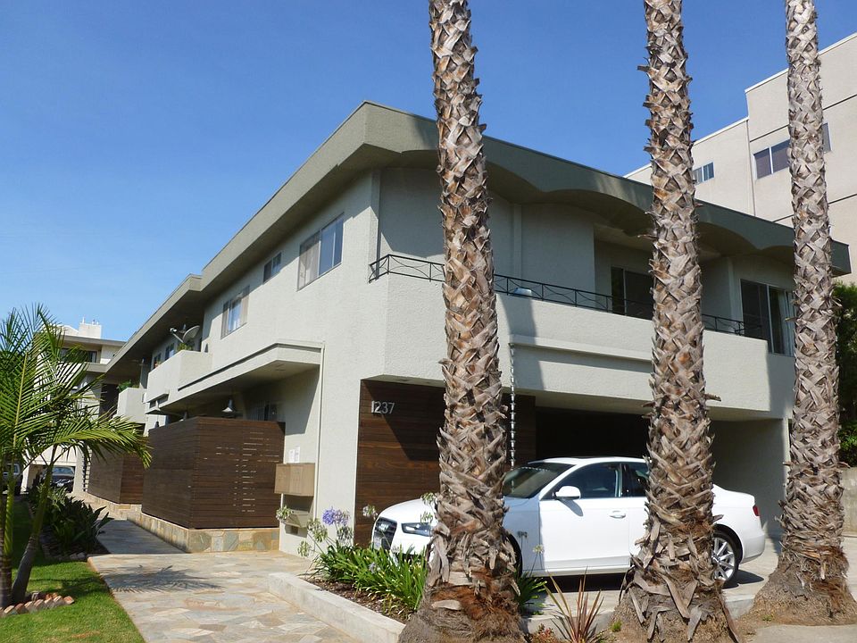 Front of 9 Unit Building