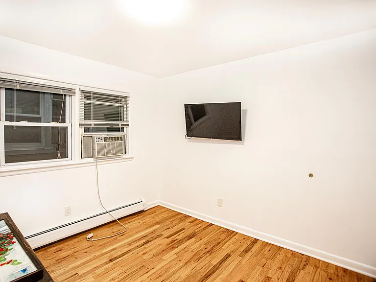 391 Manila Ave #2 — Photo 12