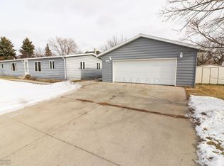 118 5th St SW, Barnesville, MN 56514