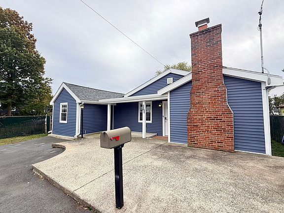 2nd image of 17 Mill Street Pl