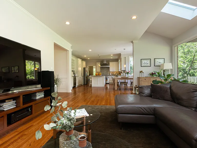 8809 Saunders Ln — Photo 84