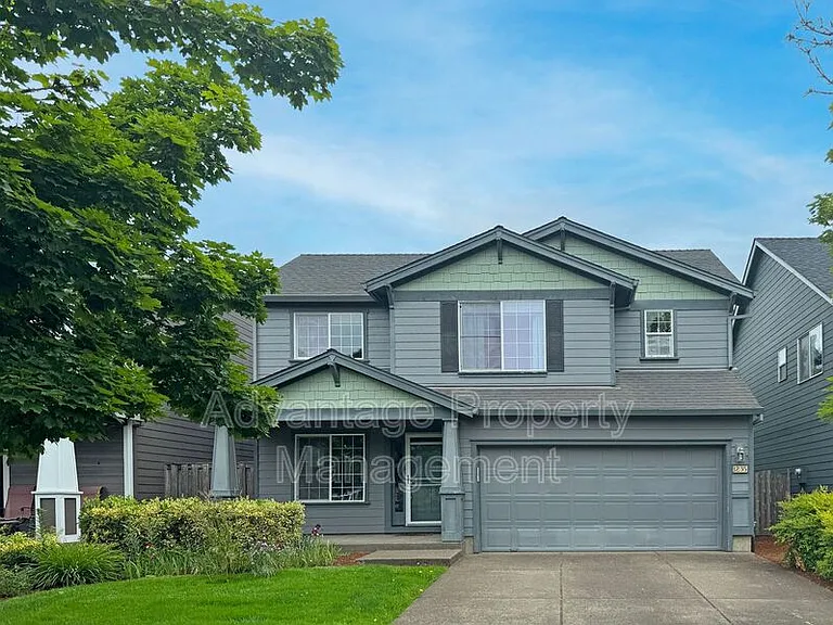 1235 SE Brookside Way — Photo 1