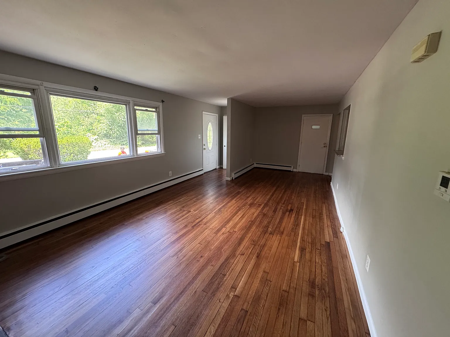 4 bed, 2044 sqft, $2,700 — Photo 4