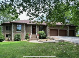 2012 N Shoemaker Dr, Nixa, MO 65714