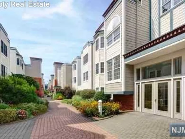 306 The Promenade Promenade, Edgewater, NJ 07020
