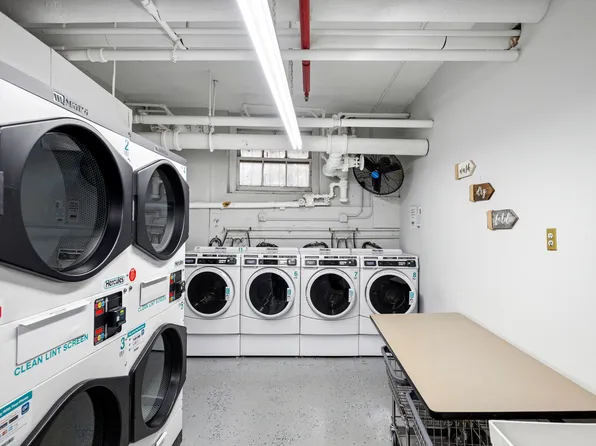 390 Riverside Drive image 12 of 13