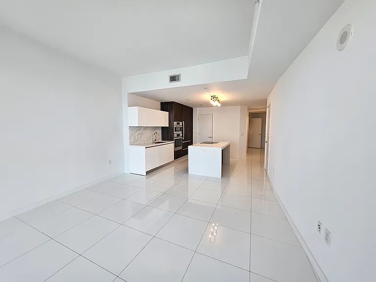 851 NE 1st Ave #4000 — Photo 20