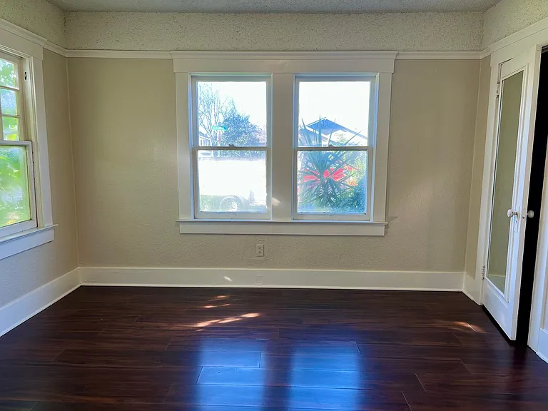 1042 N Harrison Ave — Photo 7
