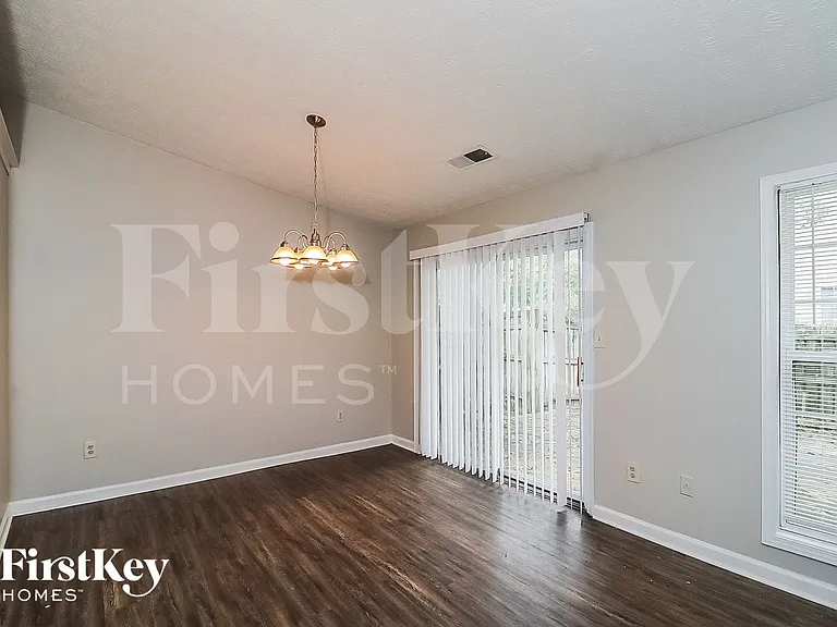 4745 Roswell Mill Dr — Photo 7