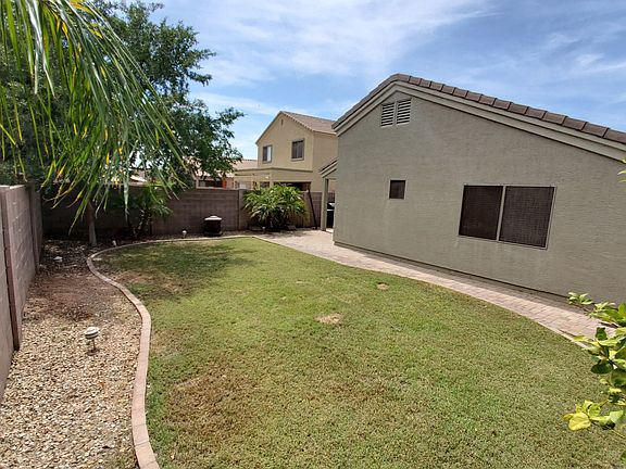 5th image of 10605 W Magnolia St