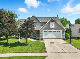 822 Upland Ridge Dr, Fort Wayne, IN 46825