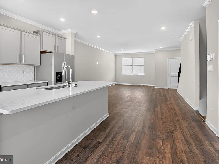 29 Merion Ave — Photo 4