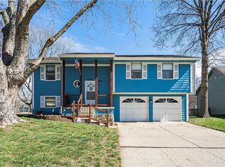 809 NE Holliman Ln, Lees Summit, MO 64086