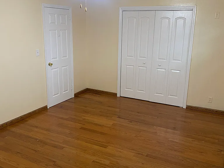 27 Woods Ave #1F — Photo 12