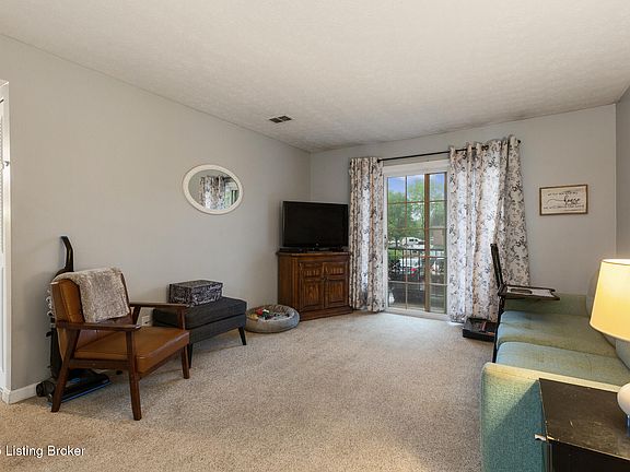 3rd image of 304 Chanel Ct APT 4