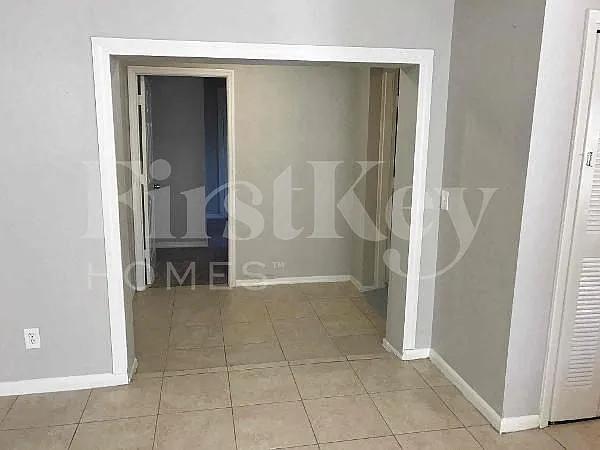 2224 E Hanna Ave — Photo 7