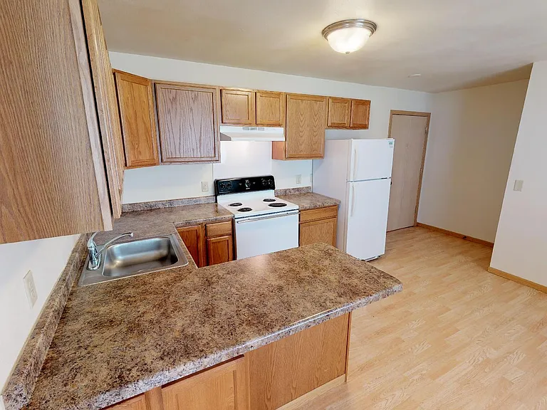 738 E Dayton St — Photo 2