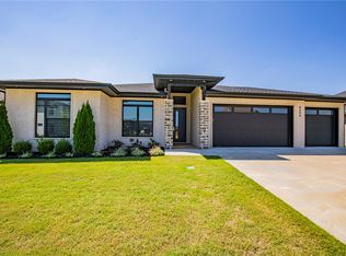 8606 W Flycatcher Pl, Bentonville, AR 72713