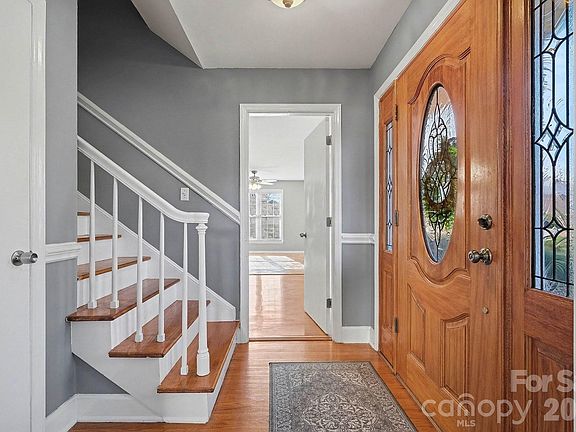 4th image of 6035 Idlebrook Dr