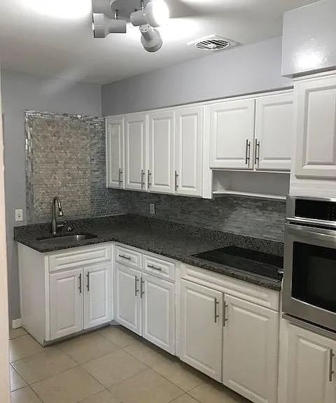 524 Florida Ave — Photo 2
