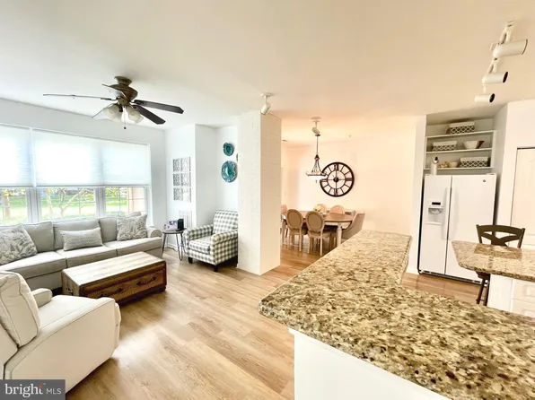 400 Symphony Cir Unit 212I, Cockeysville, MD 21030